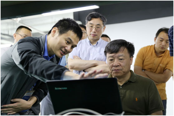 中国工程院高文院士莅临emc易倍官网考察